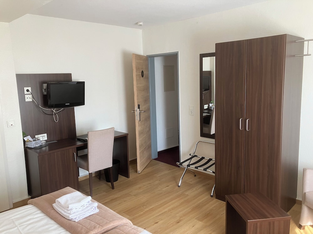 Hotel Mercedes 47/52