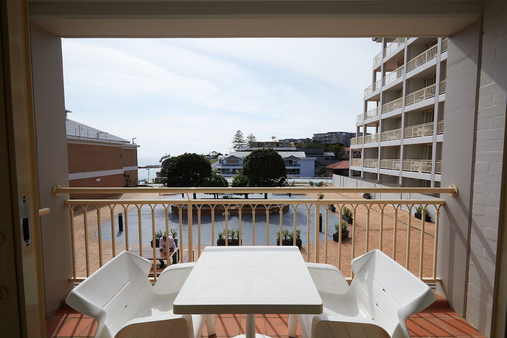 Crowne Plaza Terrigal 35/75