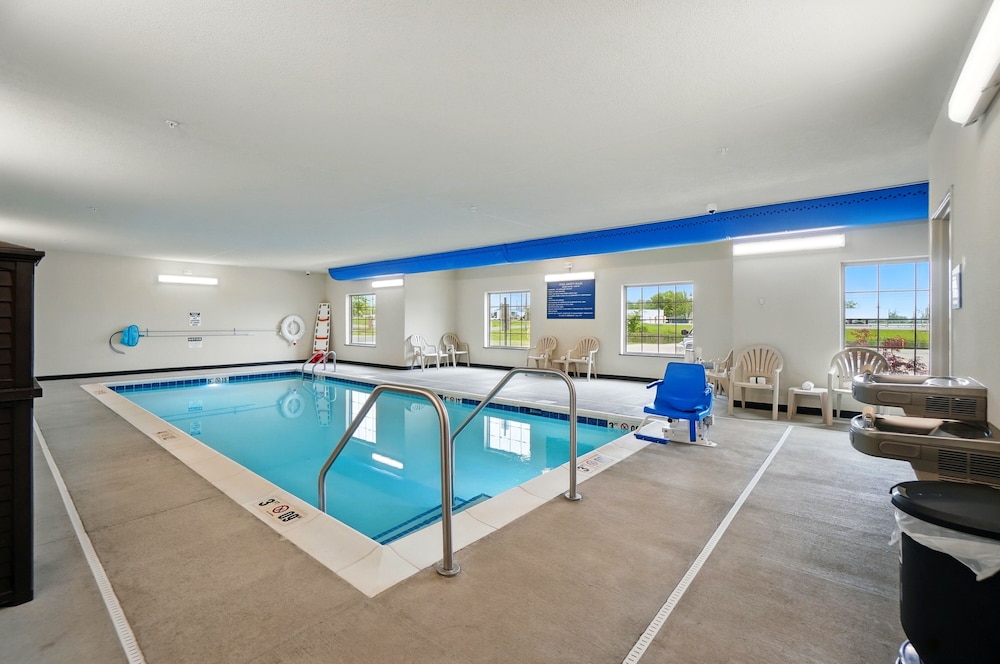 Cobblestone Hotel & Suites - Russells Point at Indian Lake 15/50