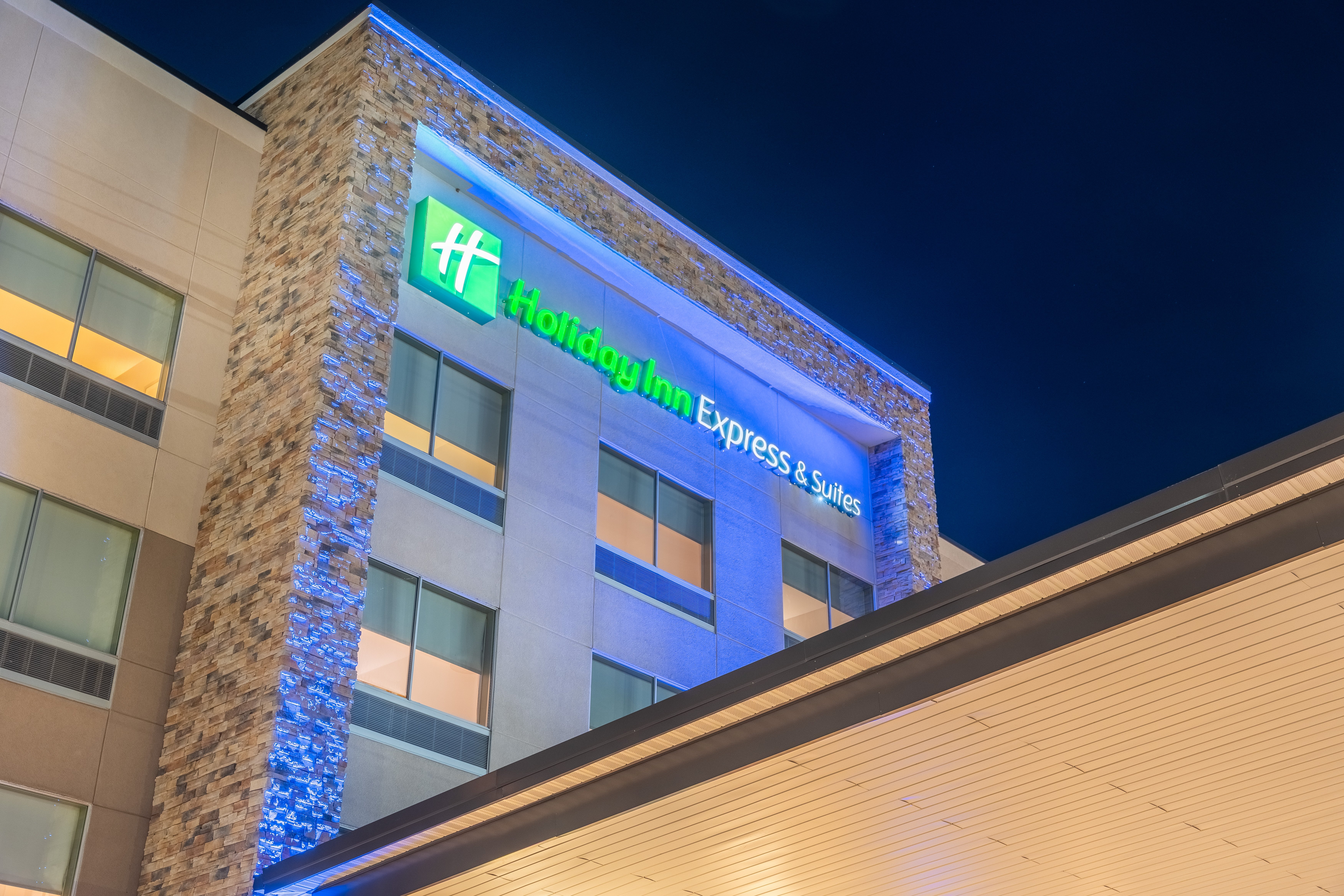 Holiday Inn Express Suites Nashville North Springfield 6/77
