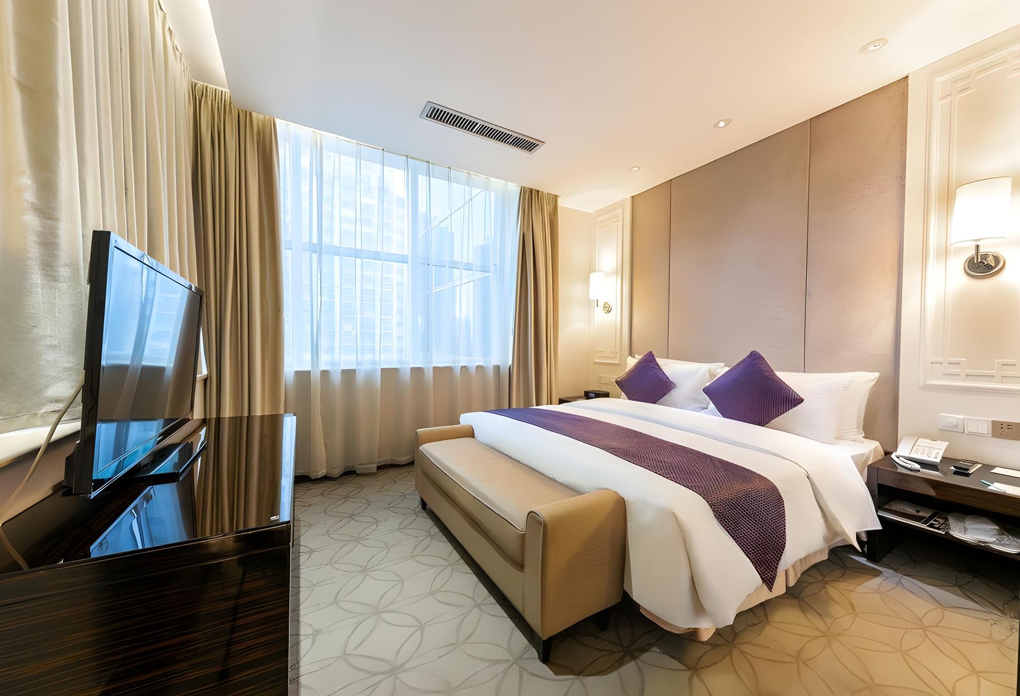 DELUXE, SUITE