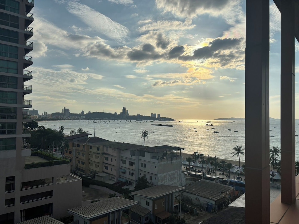 Pattaya Sea View Hotel 66/73