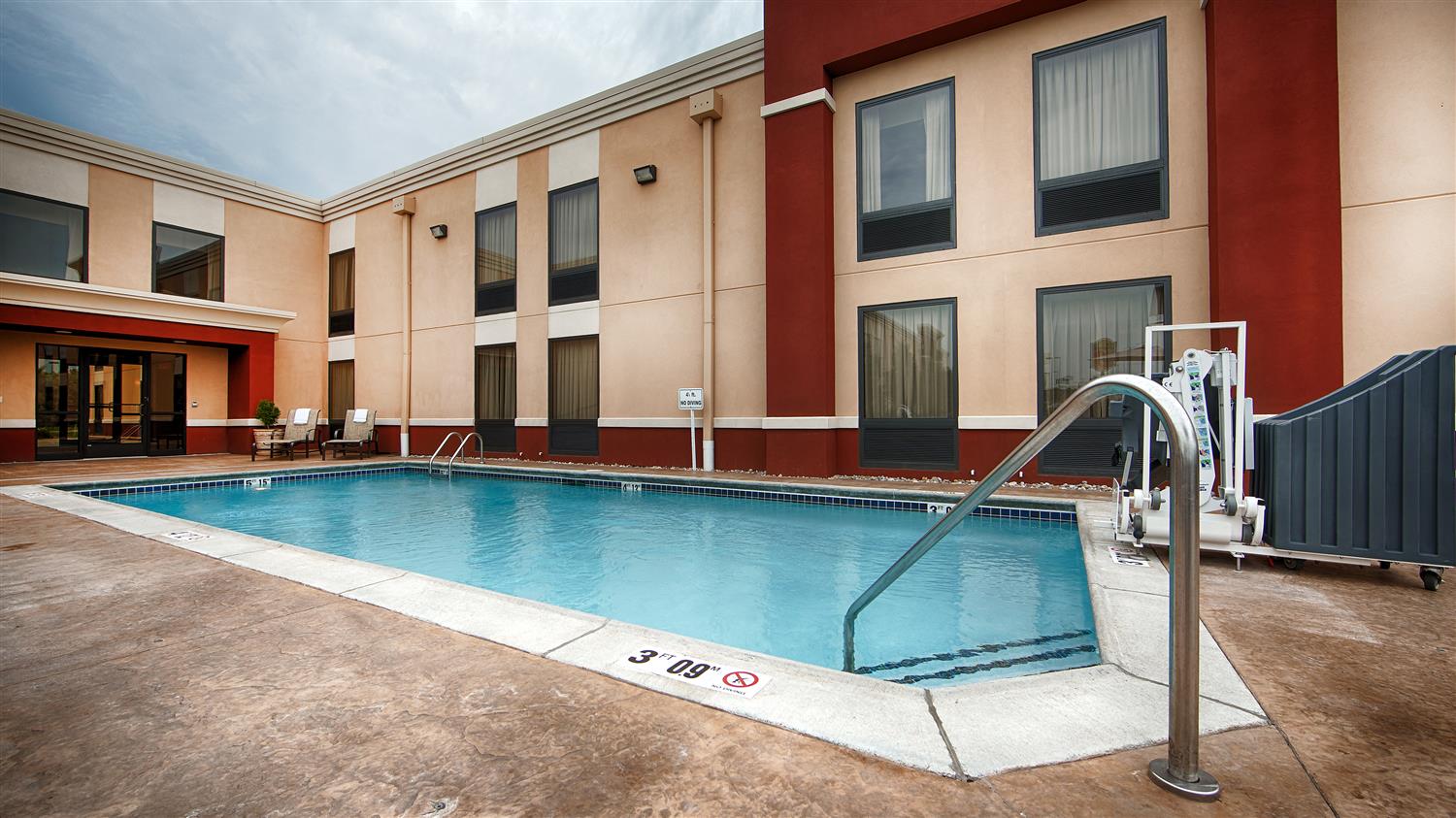 Best Western Plus Parkway Hotel 26/26
