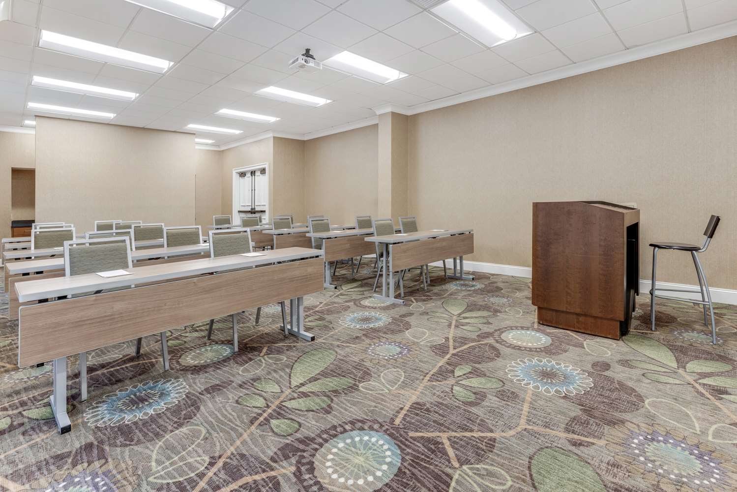 Sonesta Anaheim Resort Area 38/47