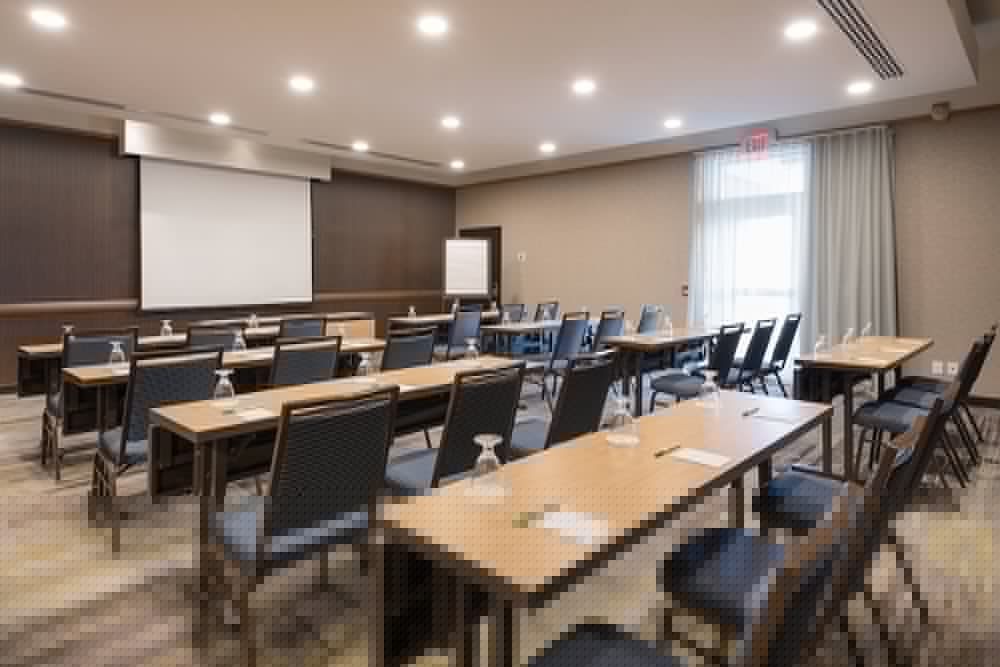 Courtyard By Marriott Toronto Vaughan 44/46