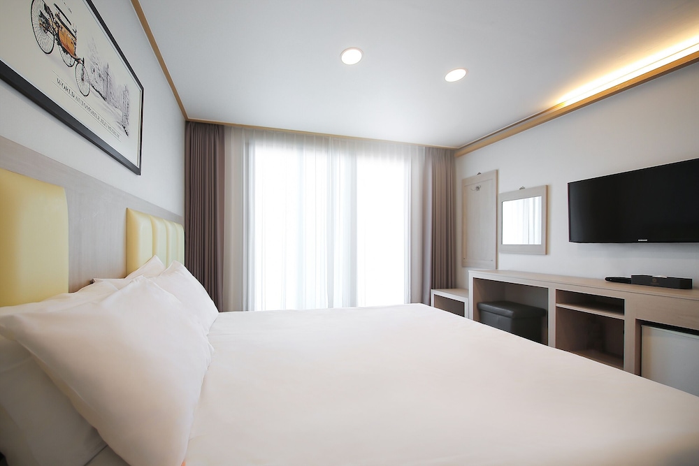 غرفة بسرير مزدوج، Shin Shin Hotel Jeju City 3/5
