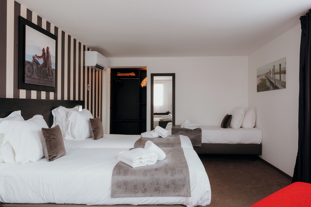 Hotel Red Fox 36/61