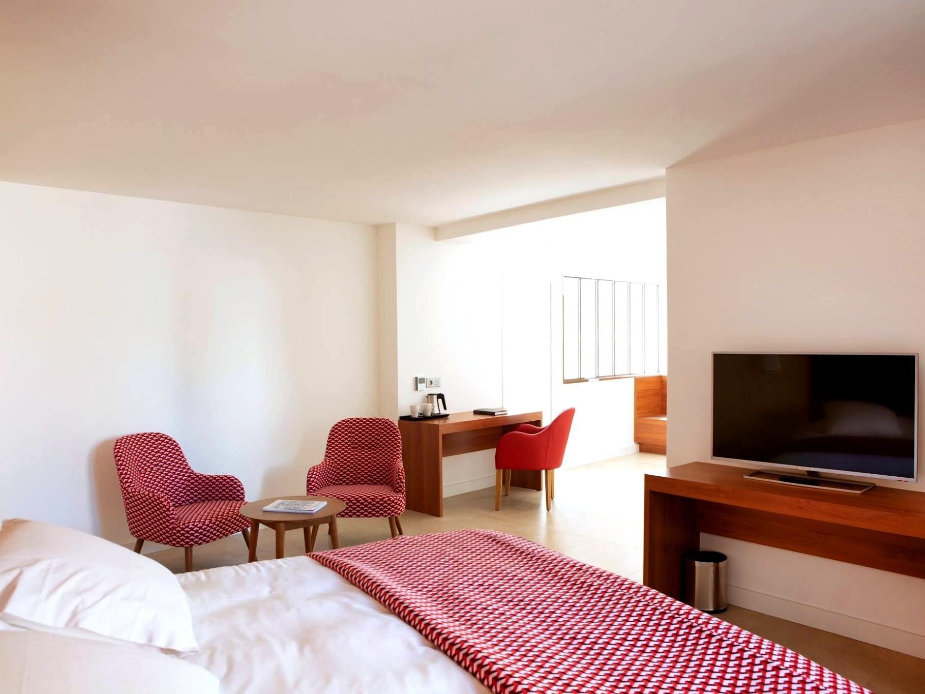 HOTEL LE CLOS DE LA VOUGE 3/16