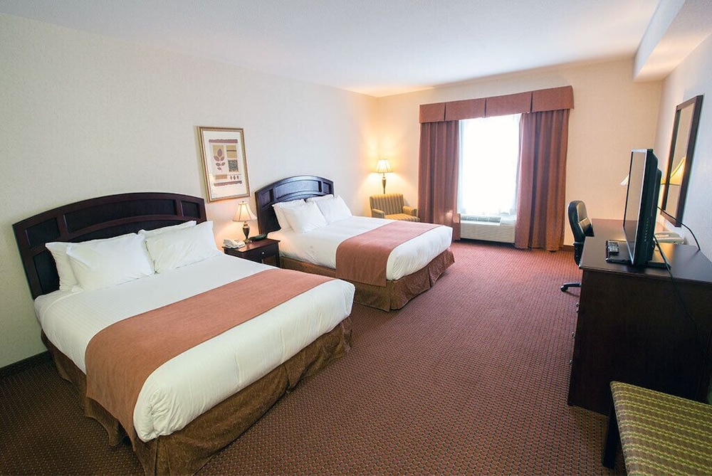 Pomeroy Inn Suites Fort St John 10/28