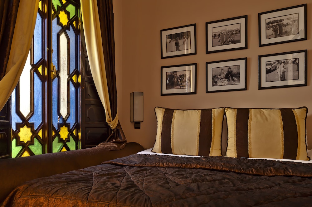 Riad 58 Blu 19/50