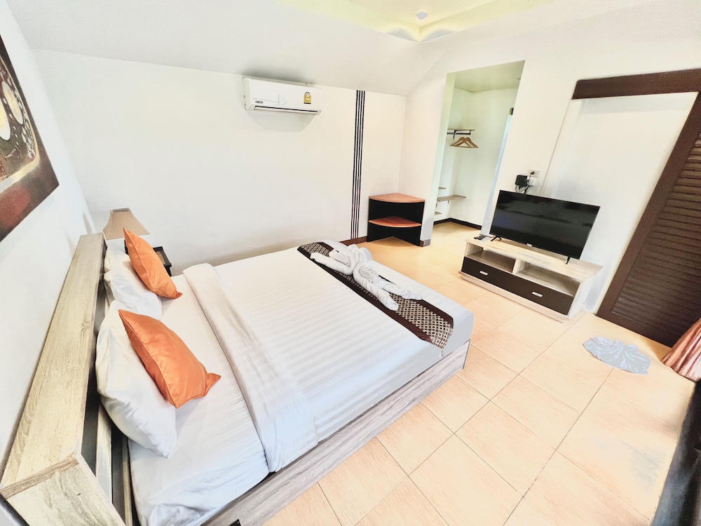 DELUXE, DOUBLE BED