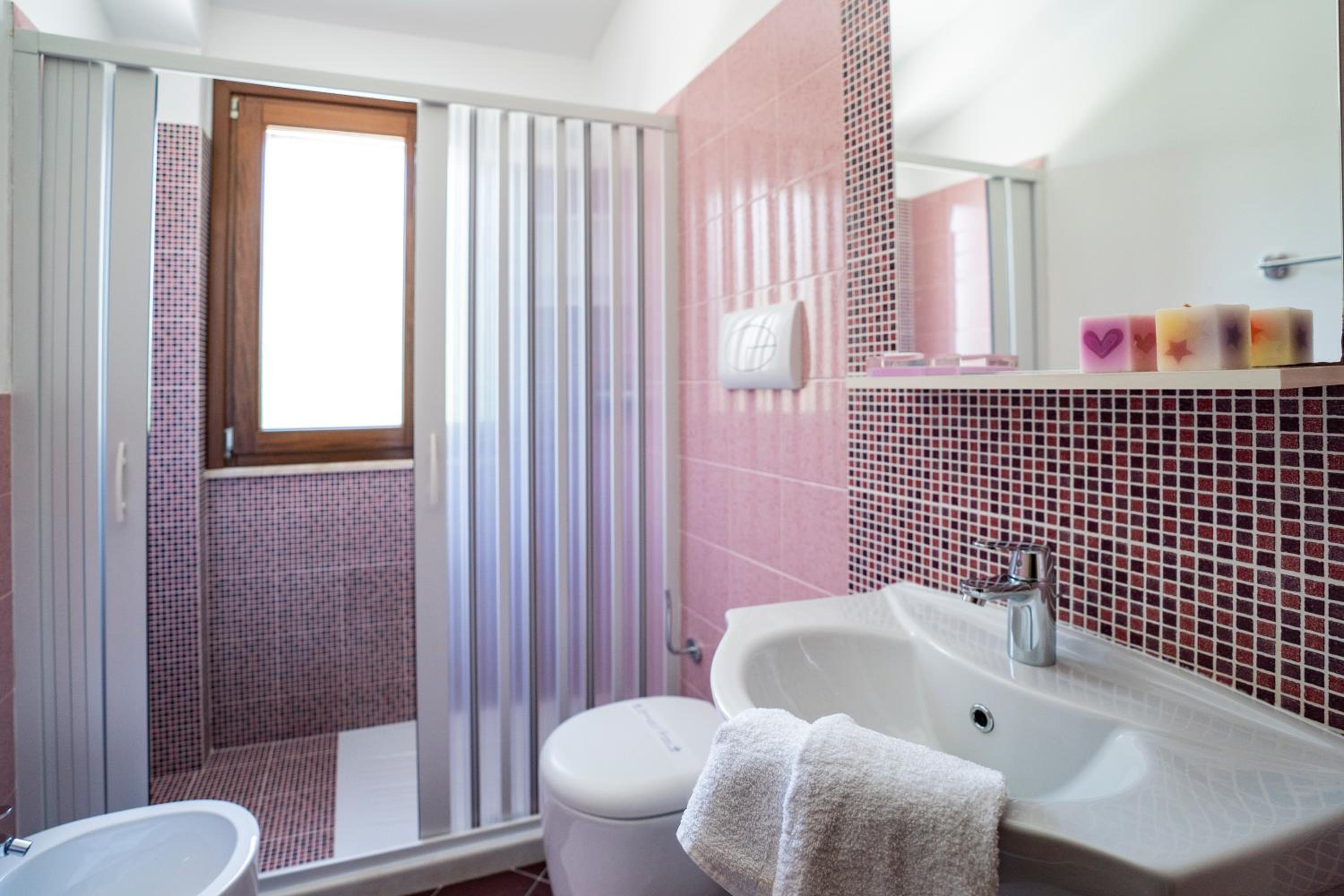 B&B Pietre Preziose 18/18