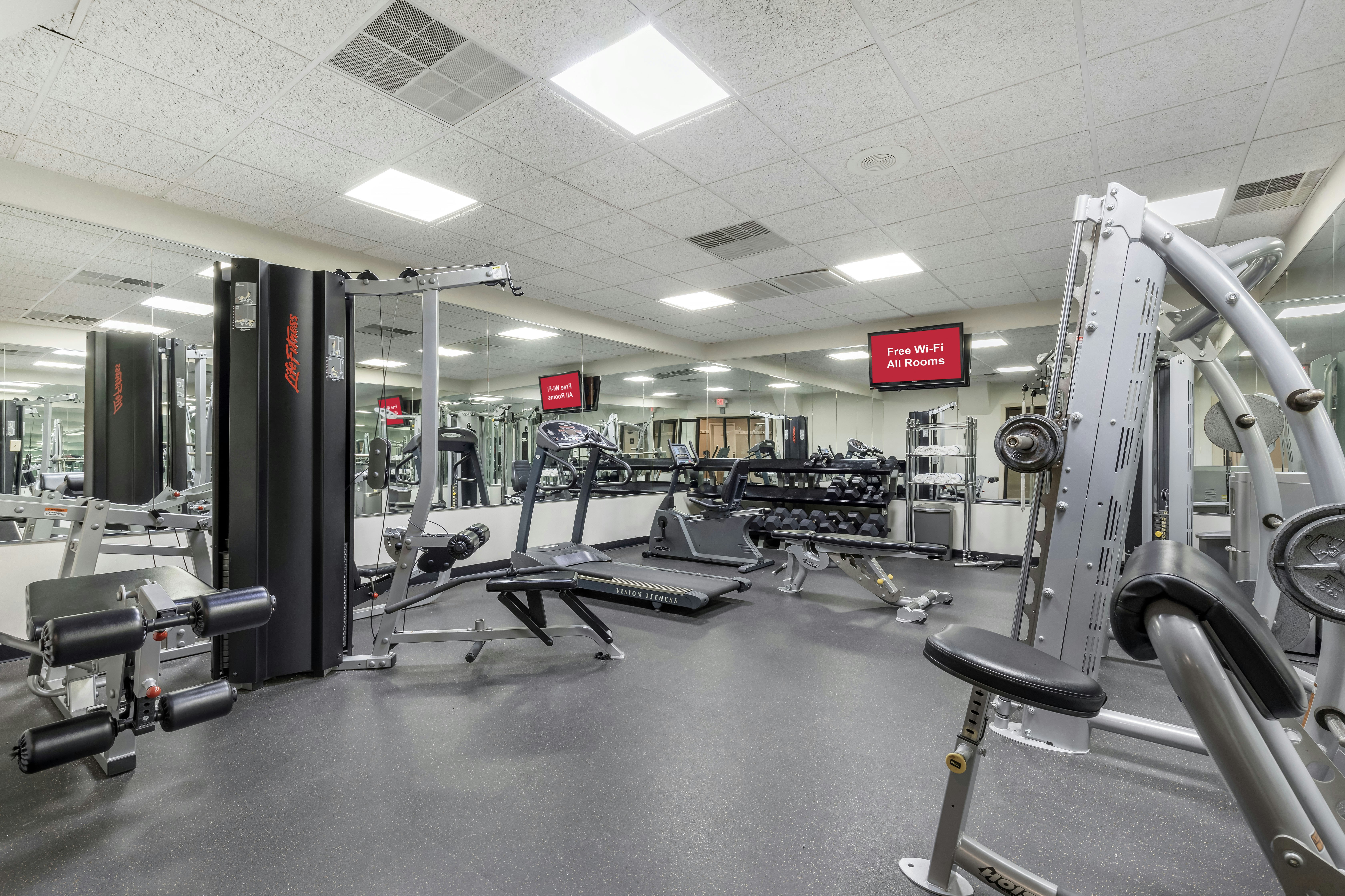 Red Roof Inn & Suites Newport News 25/48