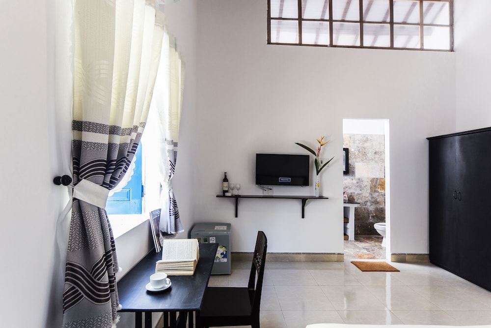 Cashew Tree Bungalow 52/65