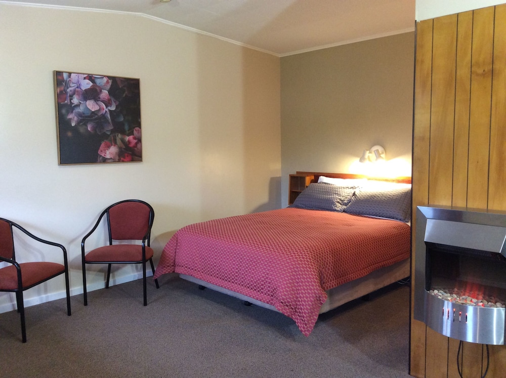 AAA Marlin Motel 12/50