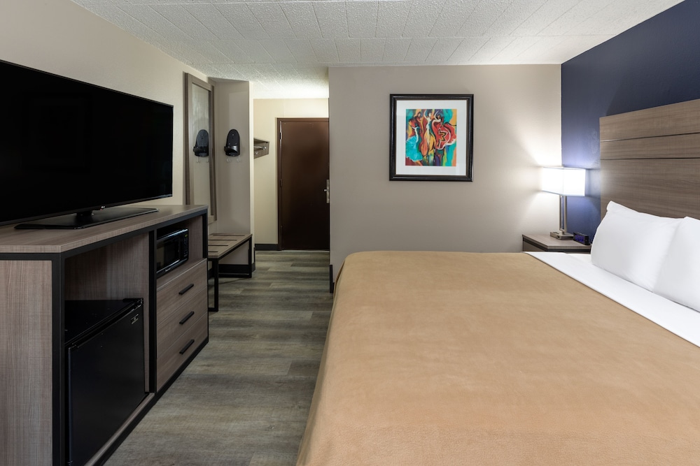 ROOM, KING BED
