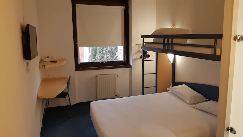 Kyriad Direct Montauban Centre 9/30