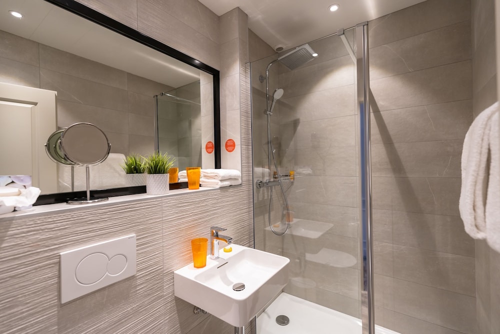 Hotel Annecy Allobroges 59/60