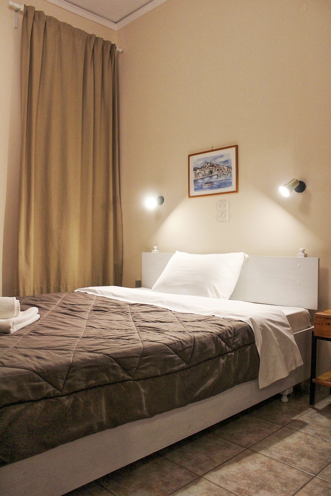 Aegina Hotel 18/73