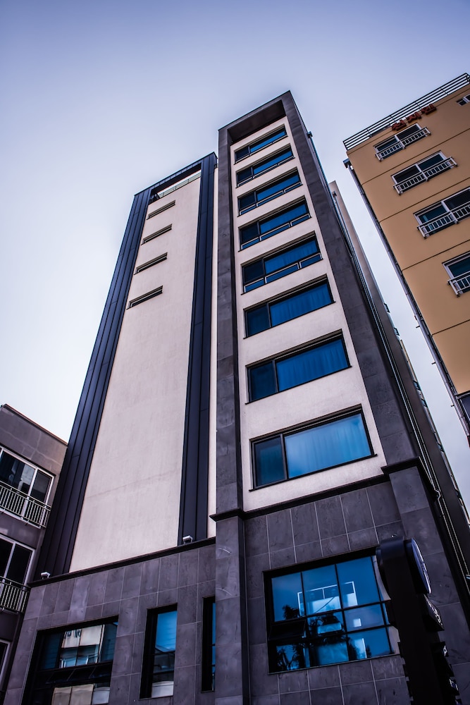 Virginia Hotel 4/50