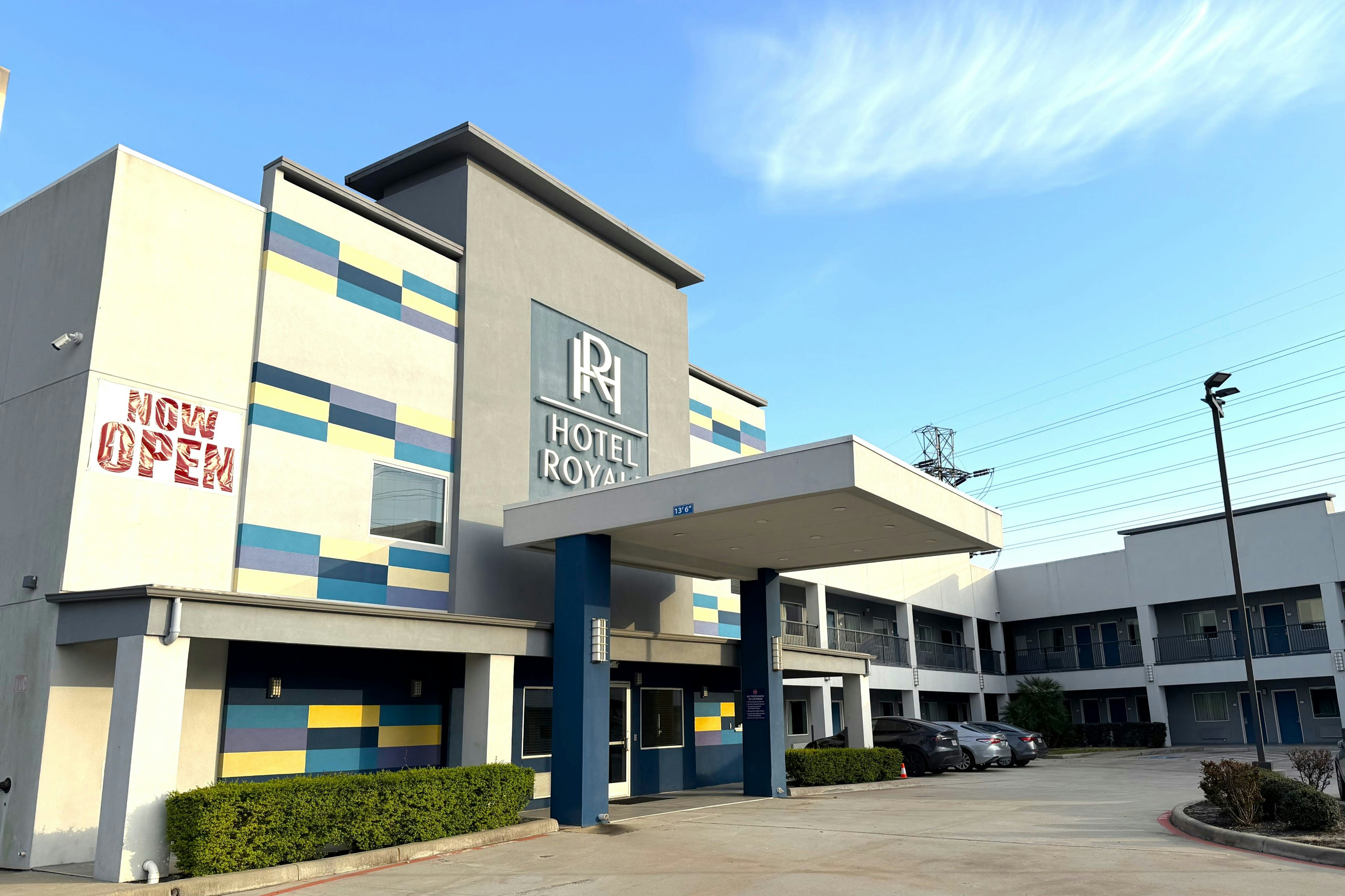 Hotel Royale IAH Airport North Houston I-45 25/30