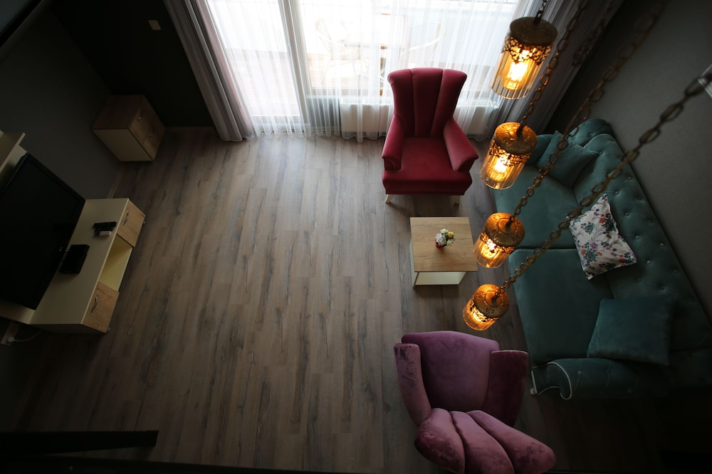 La Casa Suites 23/34