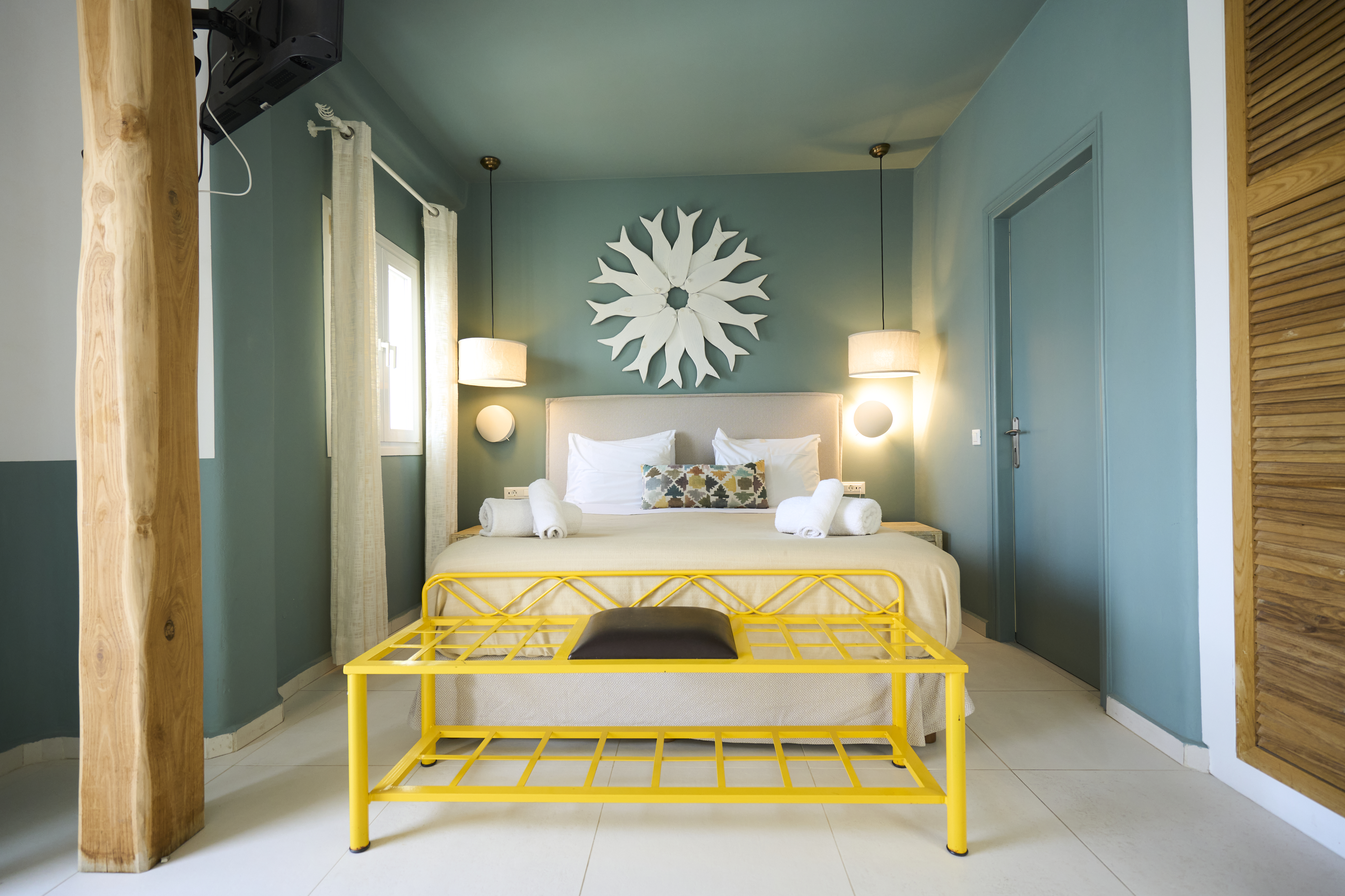 SUPERIOR, DOUBLE BED, SIDE SEA VIEW
