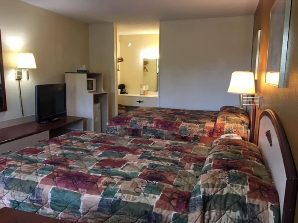 Budget Inn Talladega 51/61