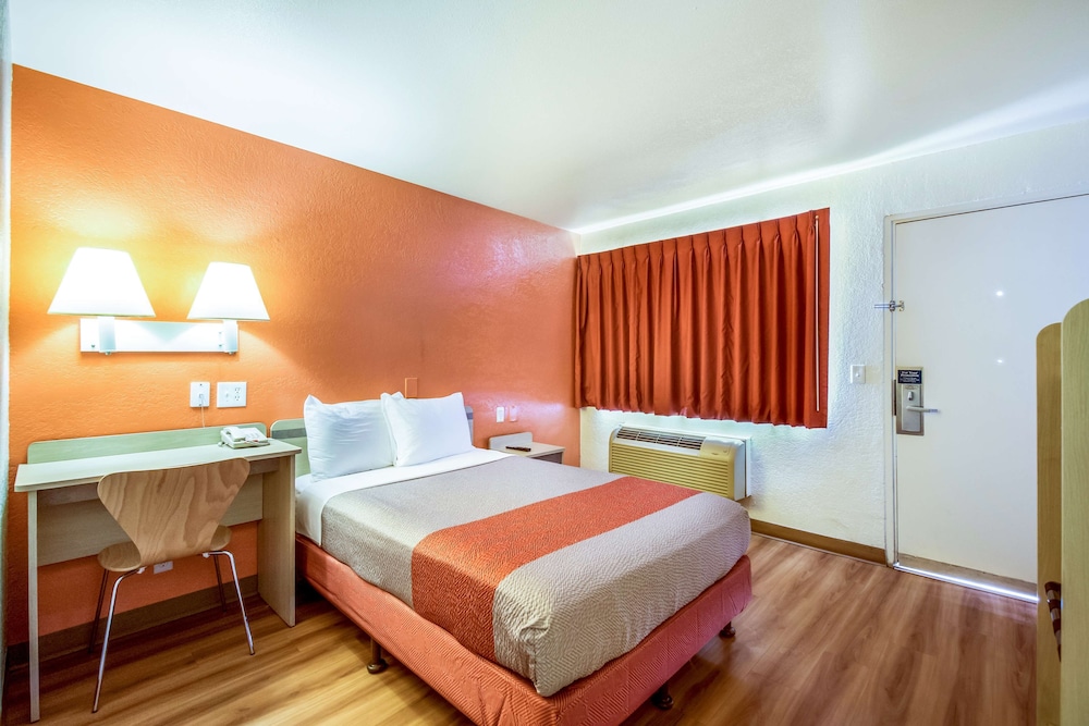 Motel6 Youngtown, AZ - Phoenix - Sun City 28/45