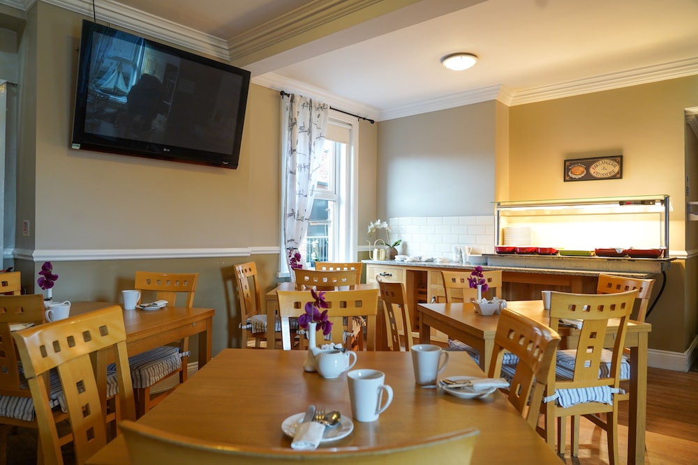 The Royal Hotel 39/54