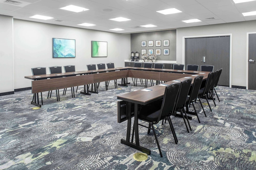 Homewood Suites By Hilton Lansing Eastwood 40/40