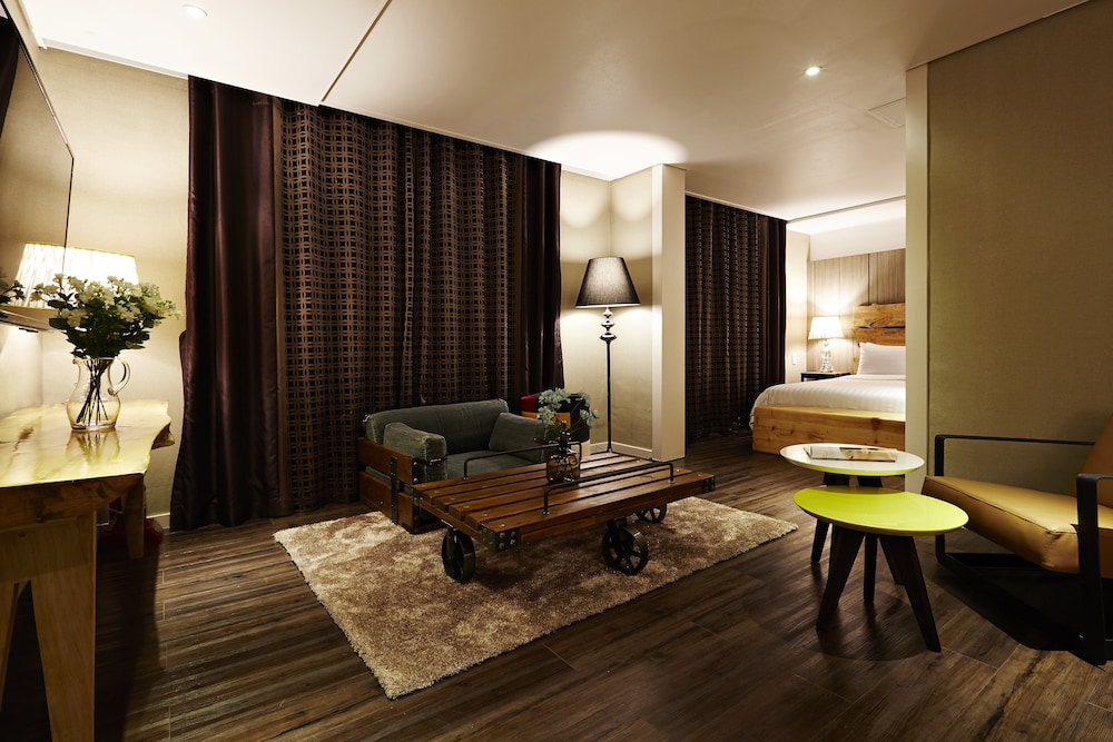 Unique Hotel Namoo 27/39