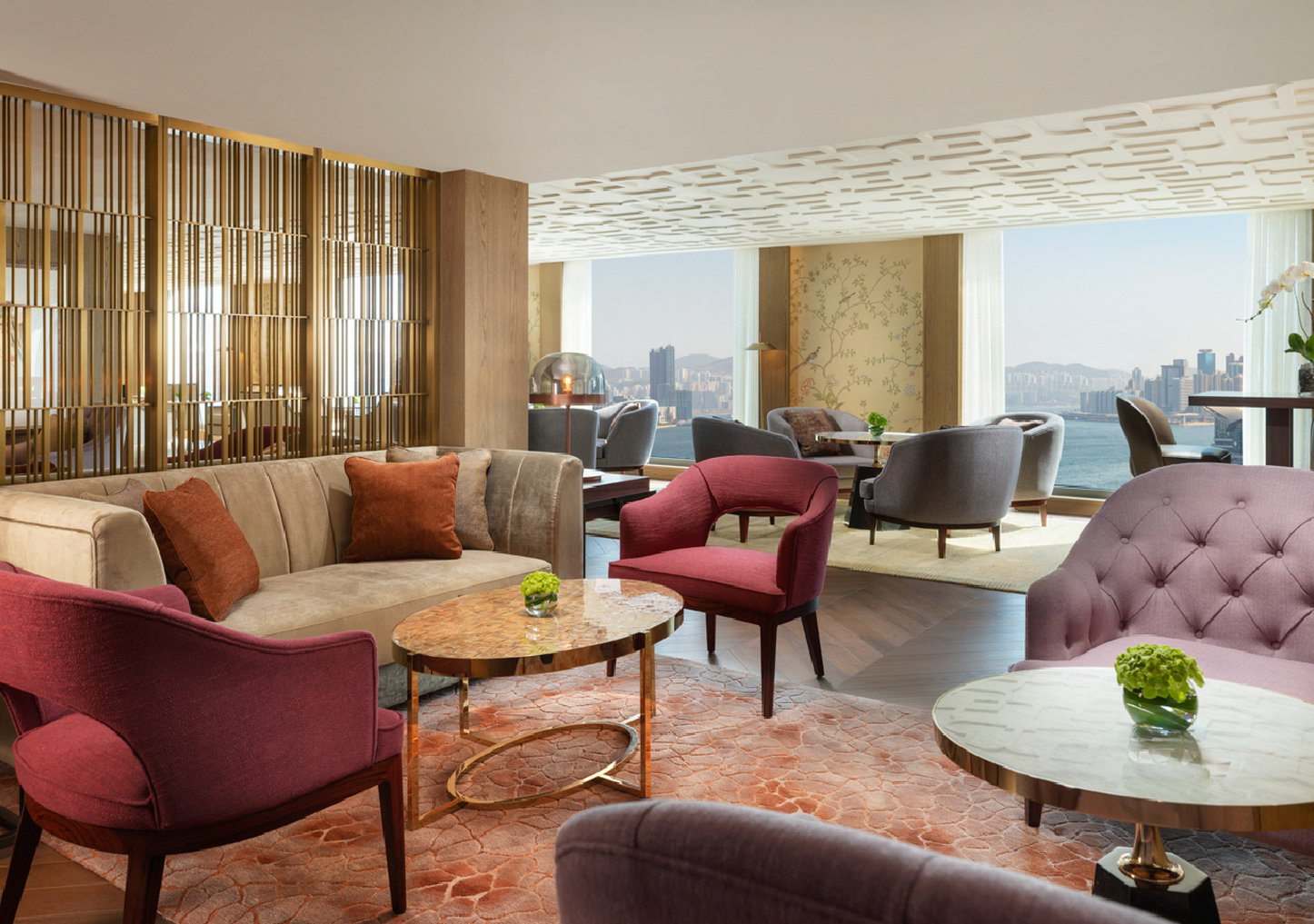 Mandarin Oriental Hong Kong 53/81