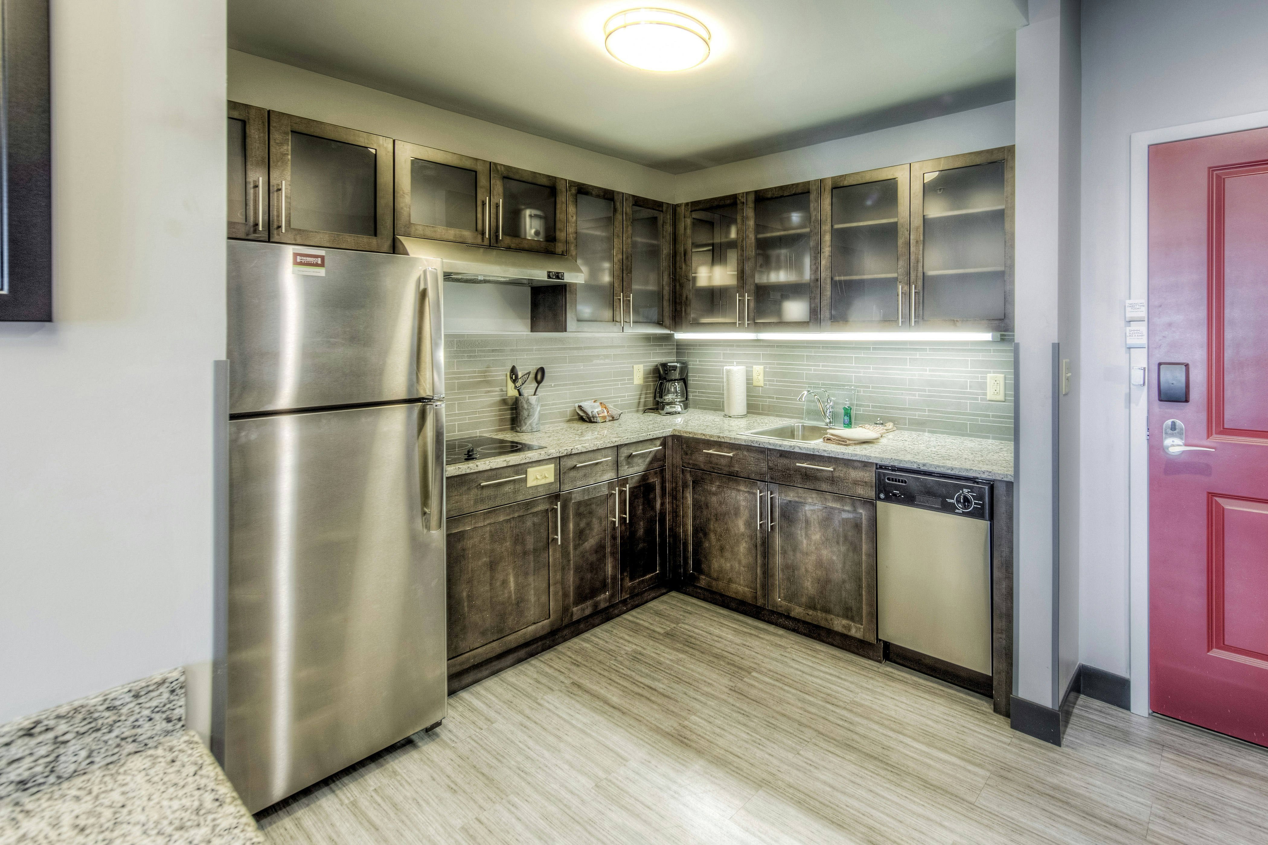 STAYBRIDGE SUITES UNIVERSITY AREA OSU 8/74