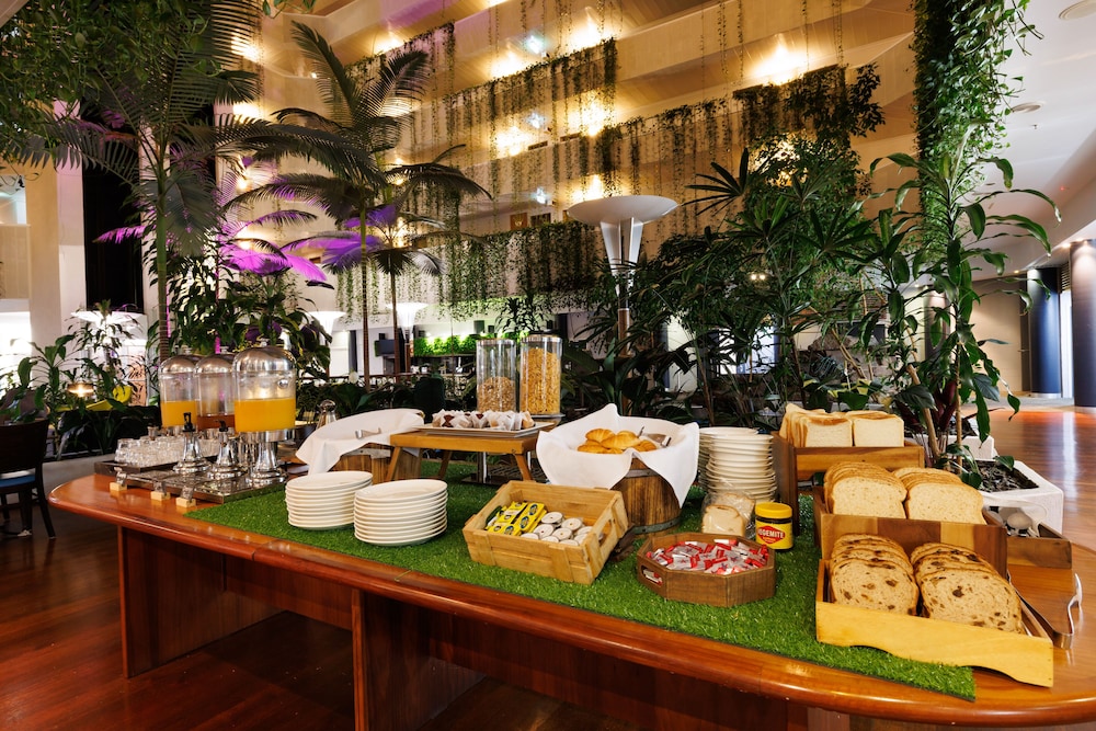 Novotel Darwin CBD 52/64