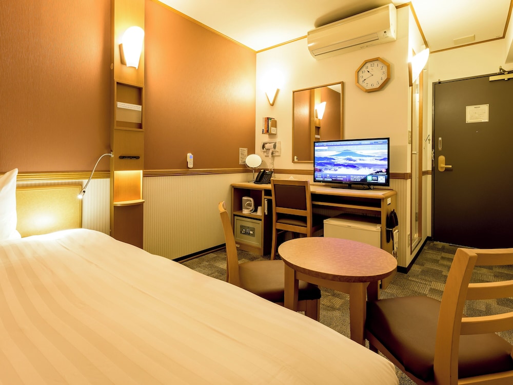 Toyoko Inn Himeji Eki Shinkansen Minami Guchi 58/63