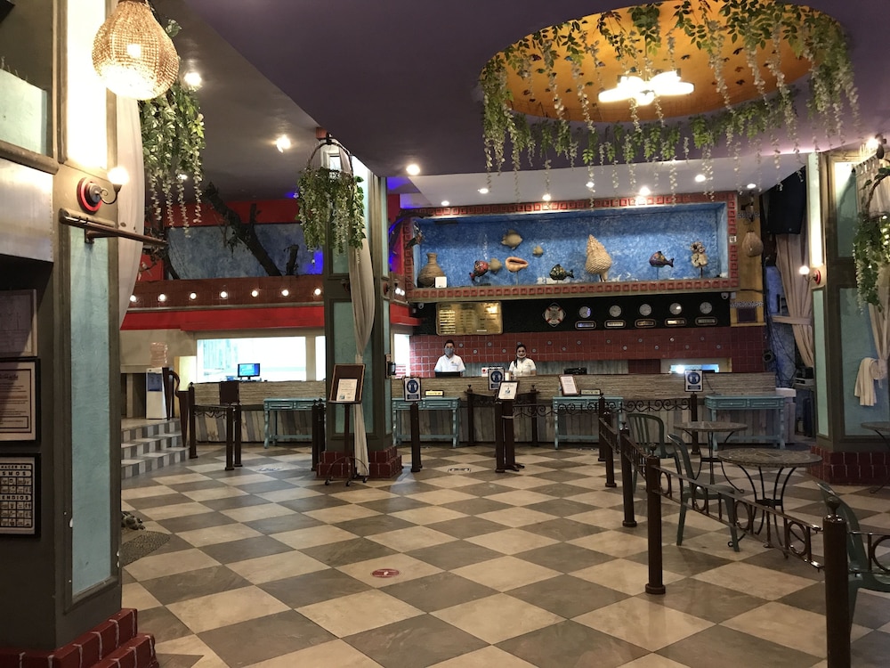 restaurant cafeteria