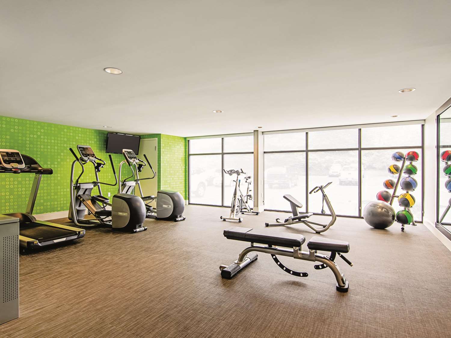 La Quinta Inn and Suites by Wyndham Portland 25/50