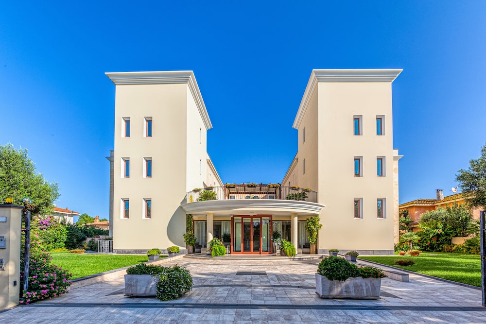 Le Torri Hotel 1/48