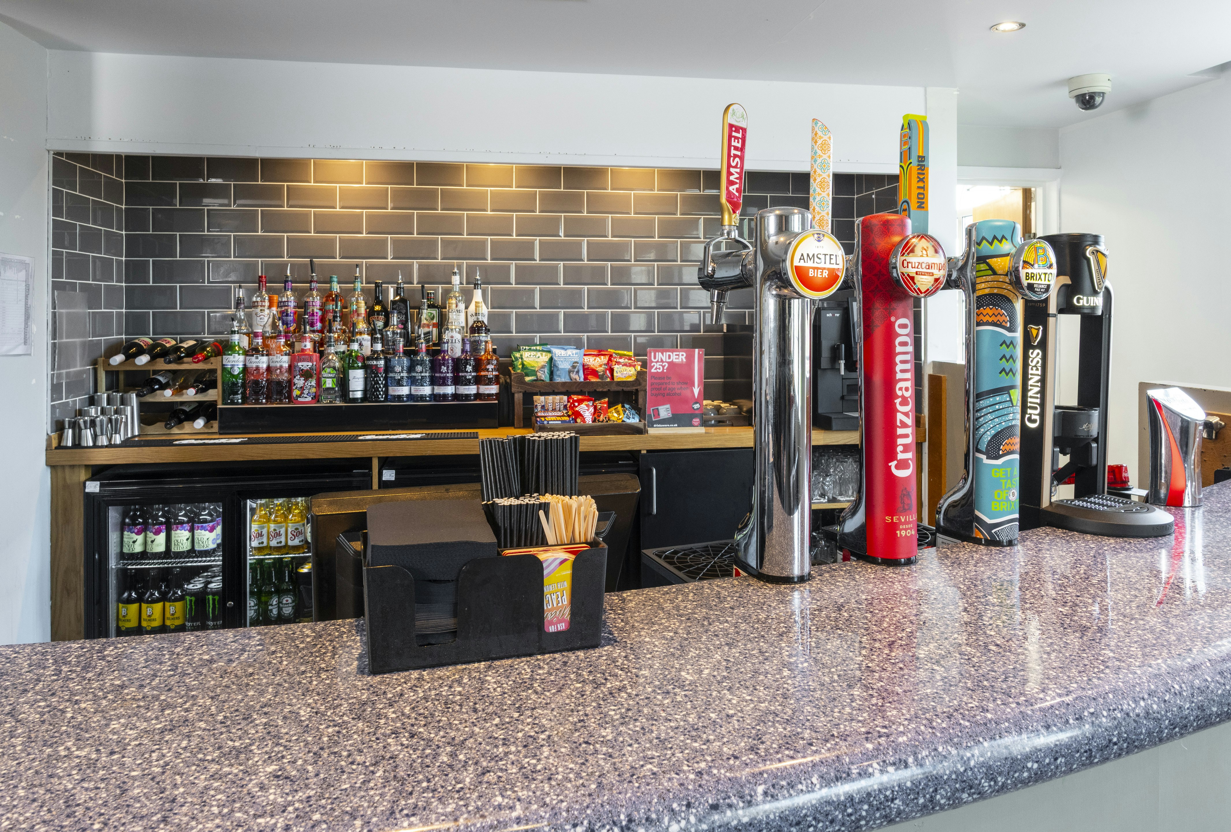 EXPRESS BY HOLIDAY INN CHINGFORD 25/26