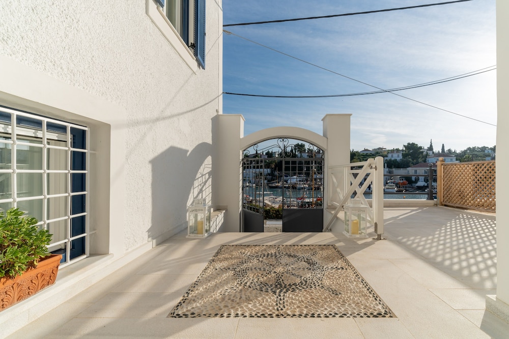 Porto Vecchio Spetses Luxury Suites 30/43