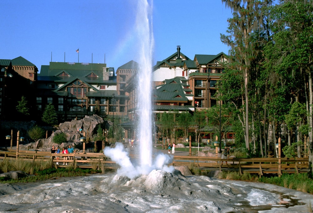 Disneys Wilderness Lodge 44/50