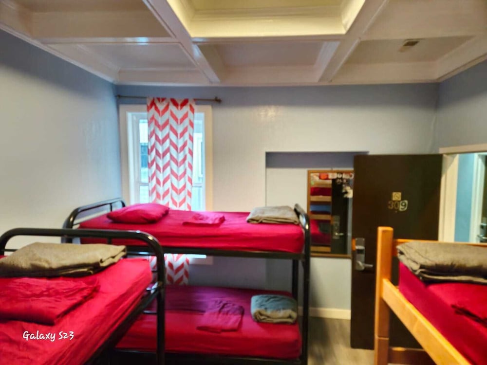 European Hostel 34/51