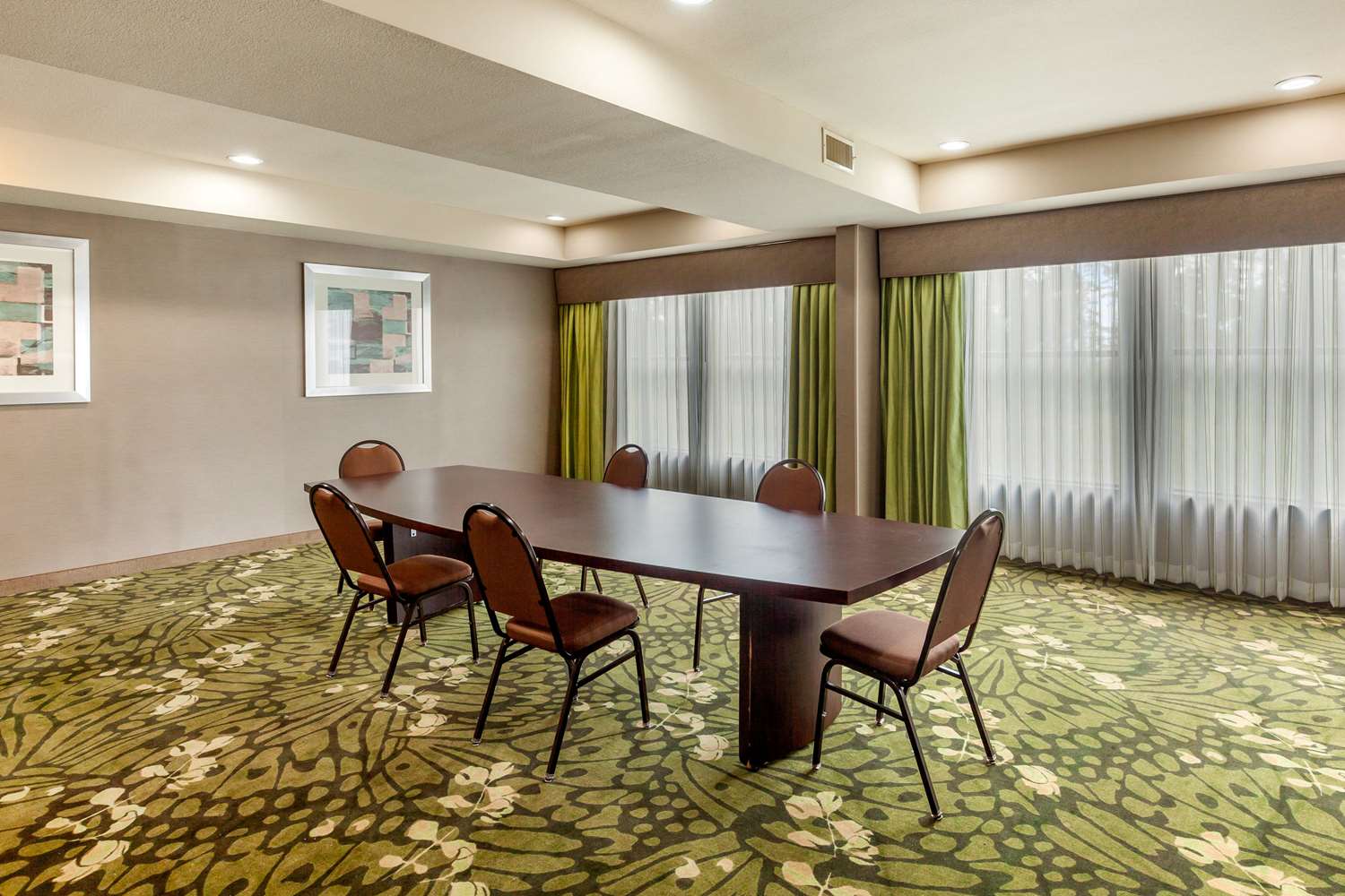 Quality Suites Sherman, TX 10/14