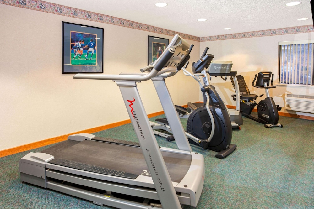 La Quinta Inn Milwaukee Airport/Oak Creek 29/53