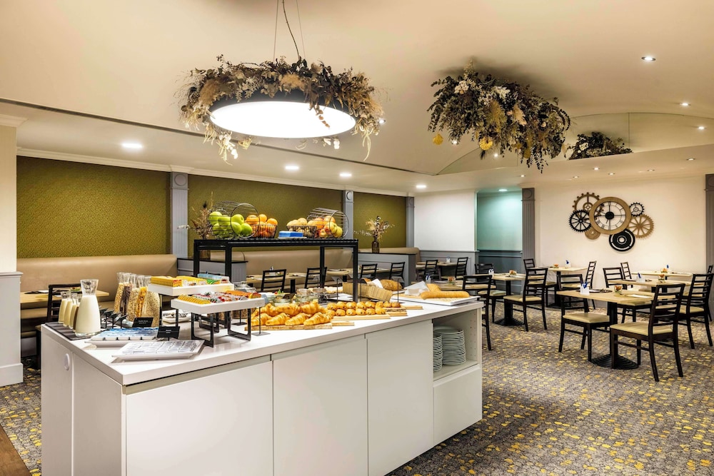 restaurant cafeteria