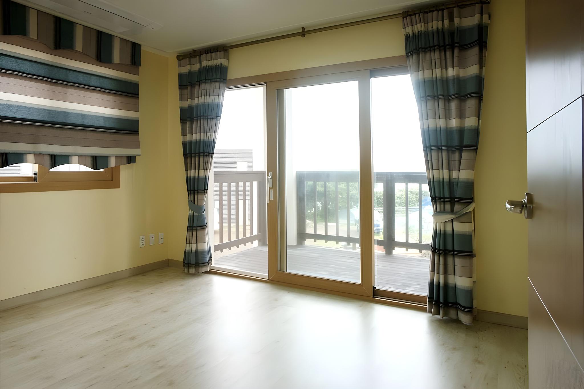 2 Bedrooms, House, Single Bed