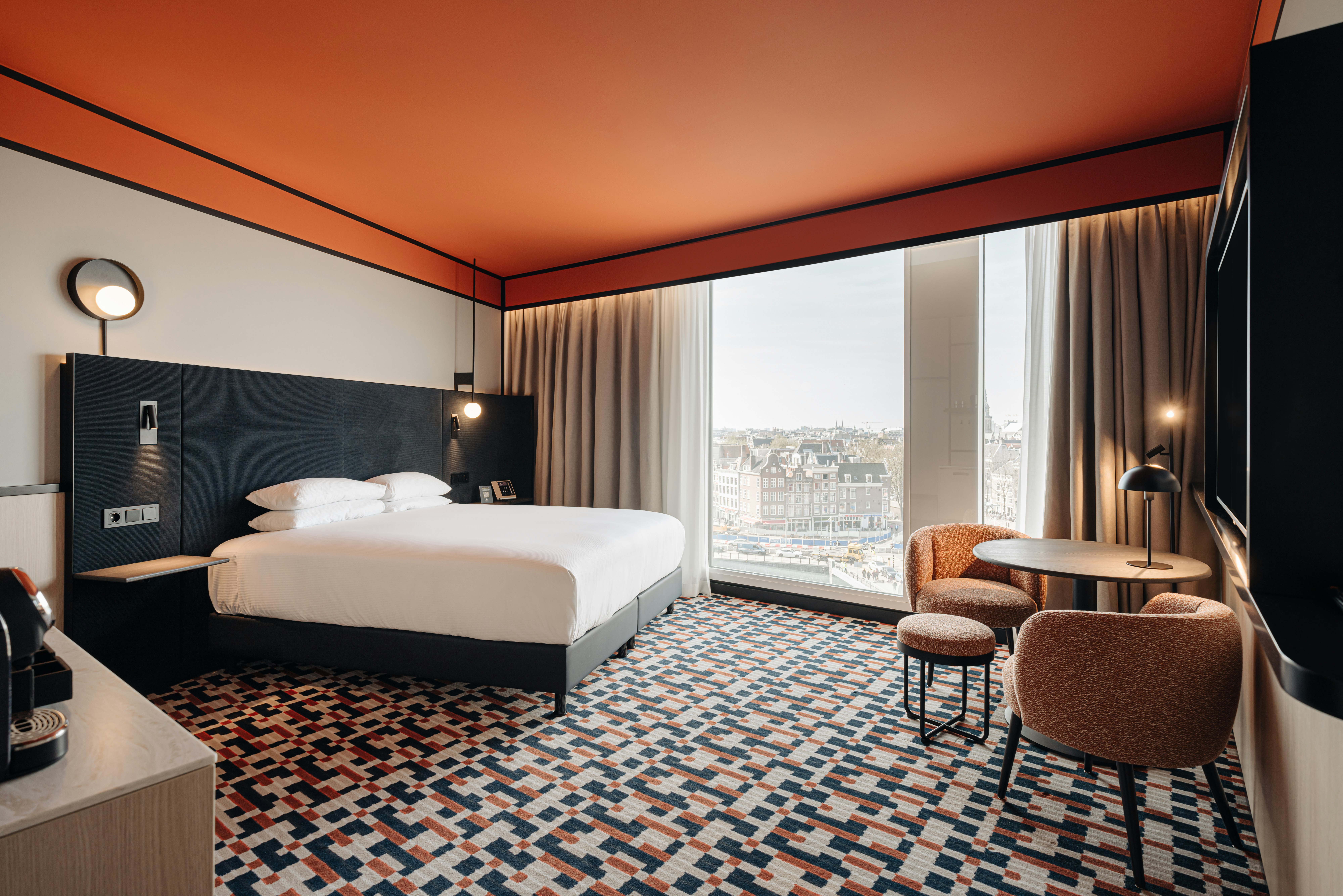 ROOM, KING BED, CITY VIEW, CORNER