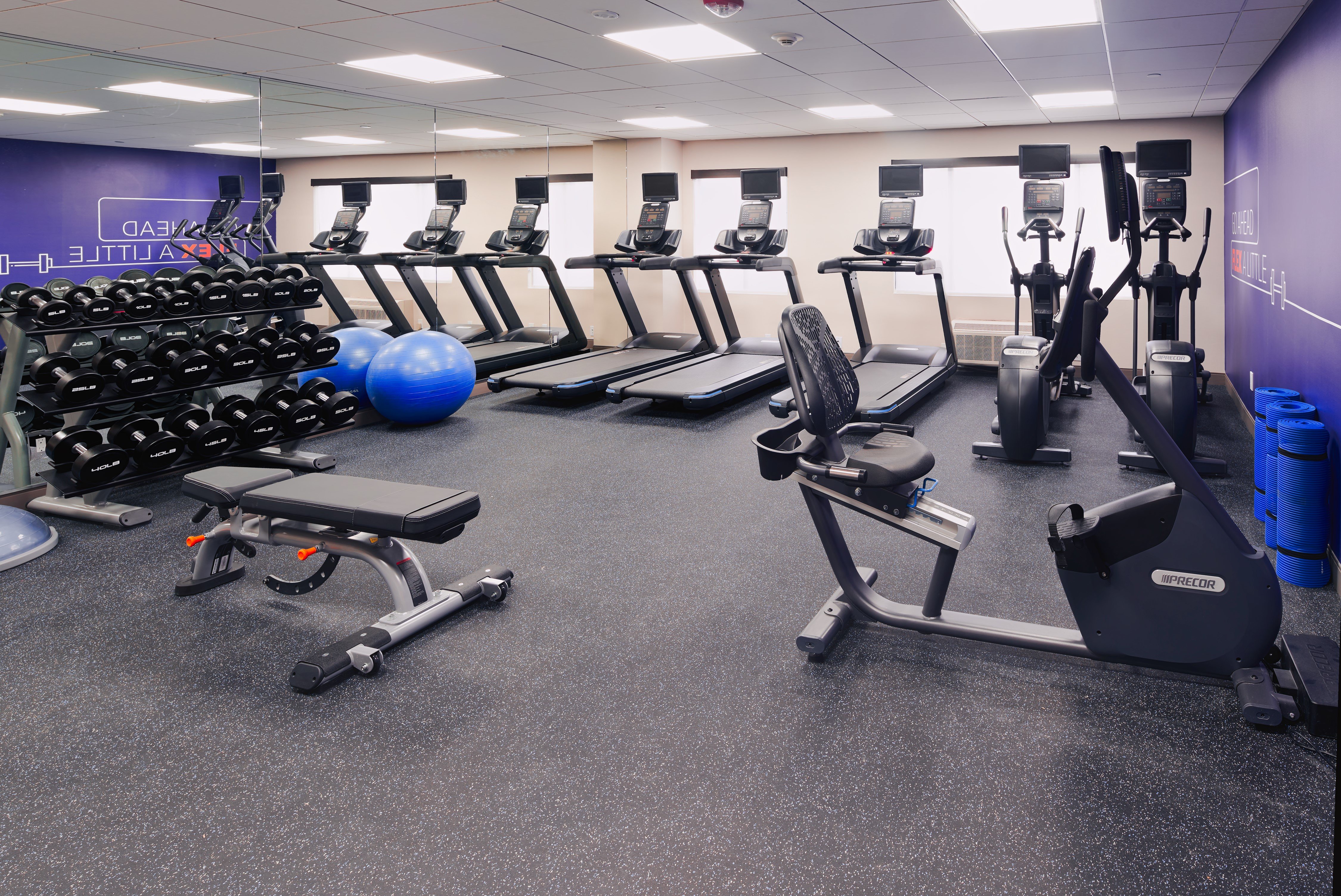 Holiday Inn Express La Mesa Near SDSU 35/72