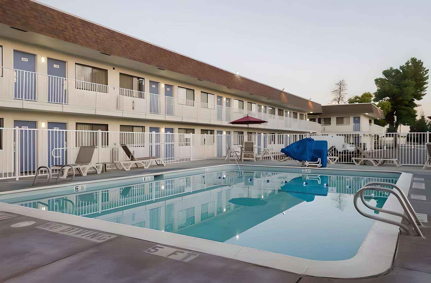 Super 8 by Wyndham Turlock 4/28